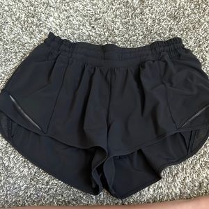 lululemon low rise 2.5 hotty hots